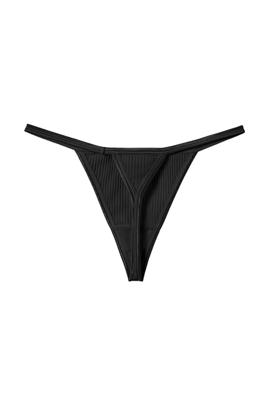 Mirela Thong
