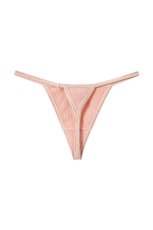 Mirela Thong