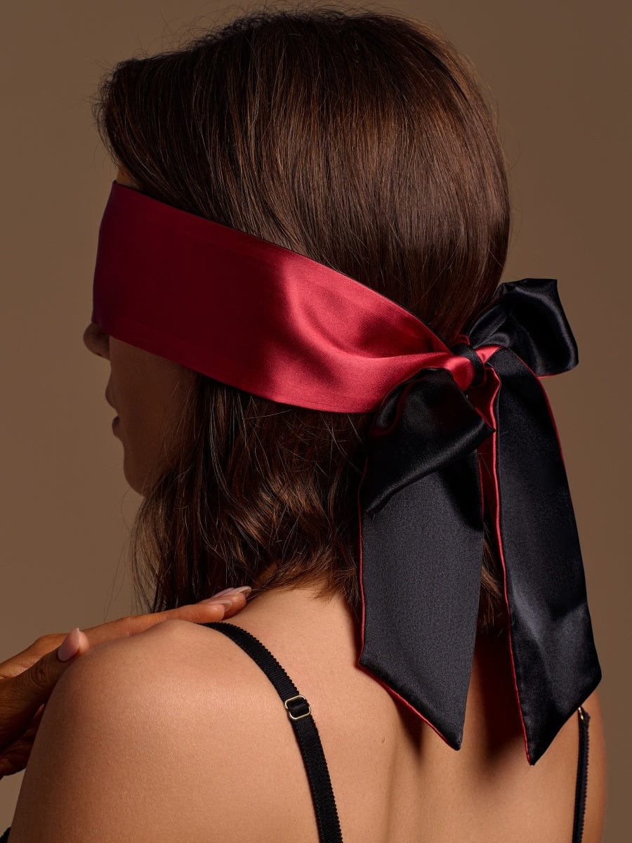 Blindfold Fenna